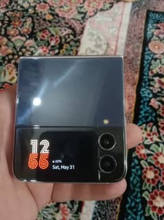 Samsung Galaxy Z Flip 4 (Non-PTA)