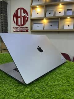 Apple MacBooks M1/M2/M3