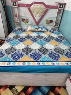 bed, almari,singhar table & divider mattress(bedroom furniture sets )