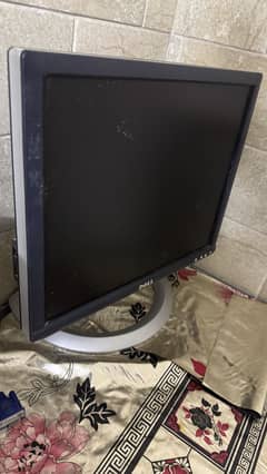 Dell monitor With Green lil line 75hz