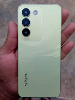 vivo y100