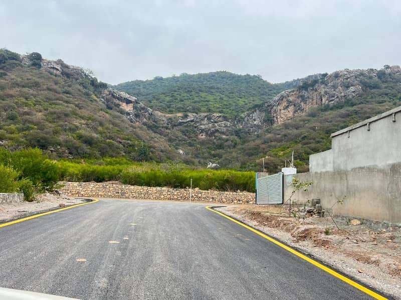 Best Location Near Round About Wow View Plot 9