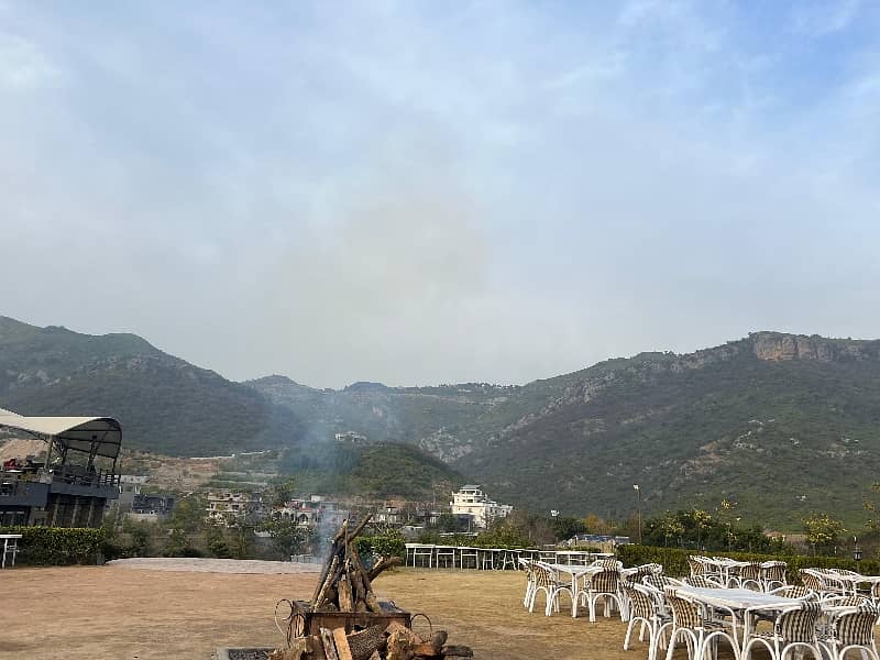 Best Location Near Round About Wow View Plot 15