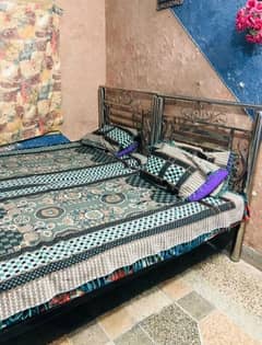 2 iron beds for sell 60000