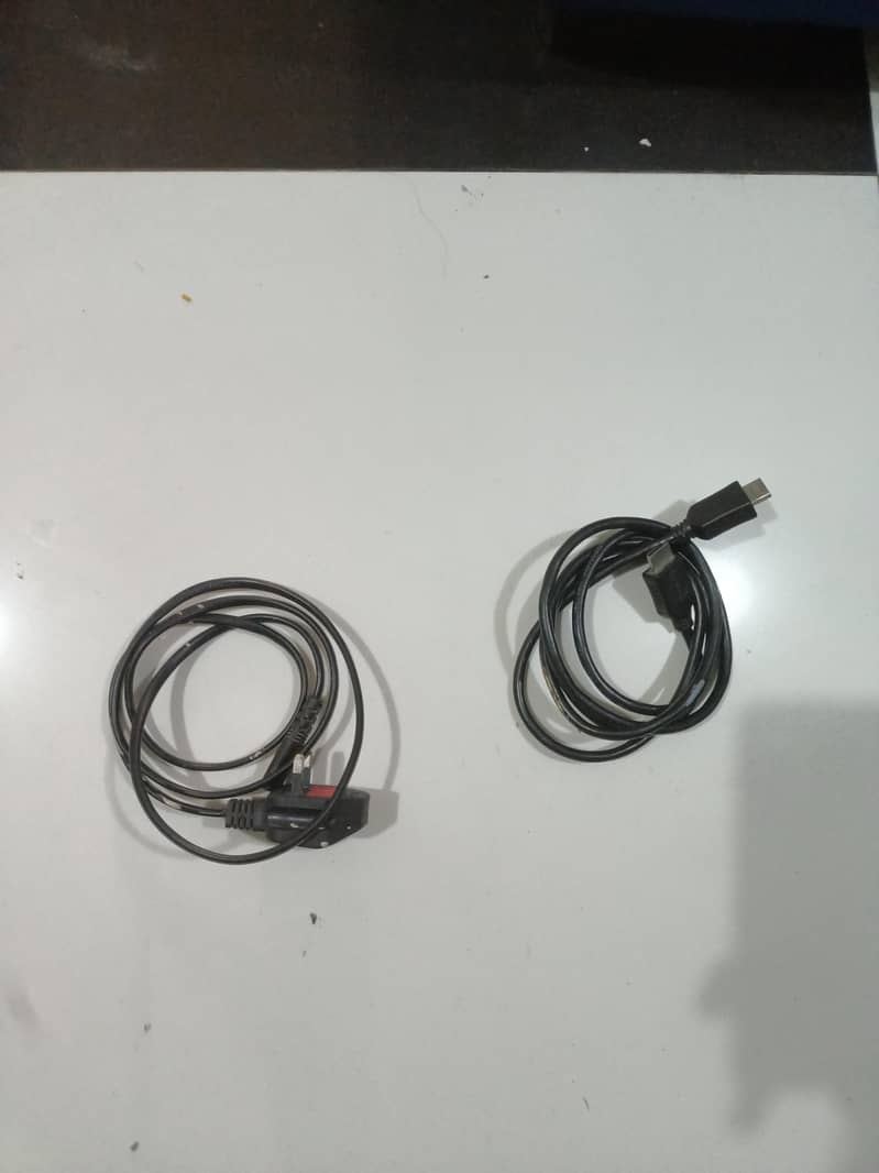 PS4 console with 1 controller 1 game 2
