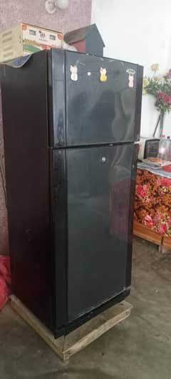 waves medium size frige black color 45k