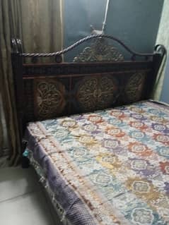 iron bed in good condition