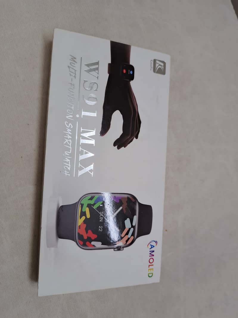Smartwatch with smooth display 0