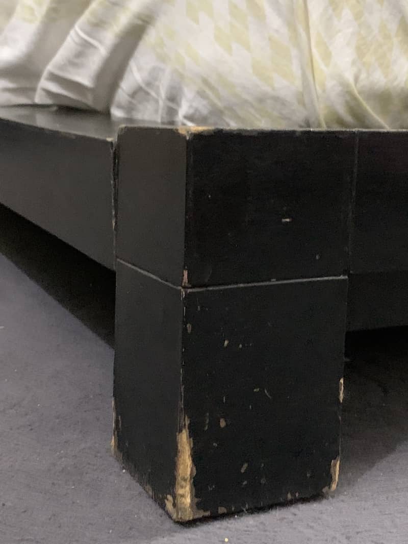 Bed with mattress and 2 Side Tables + Dressing Table with Mirror 1