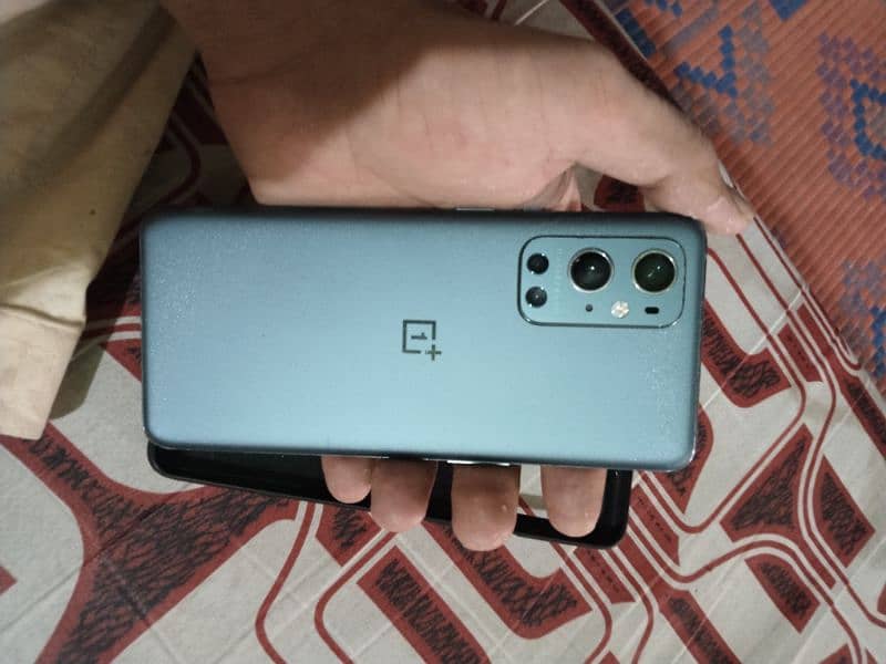 one plus all ok single line on lcd non PTA 12/256 0