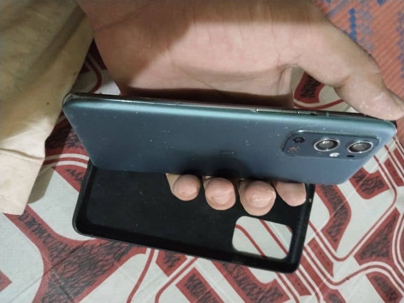 one plus all ok single line on lcd non PTA 12/256 3