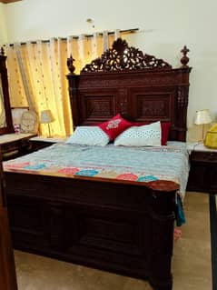 Chinyoti wooden king bed set with side tables and dressing table
