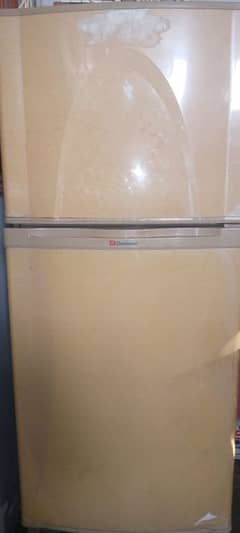 Dawlance fridge medium size