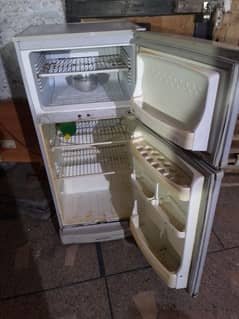 small size fridge hy compani pell