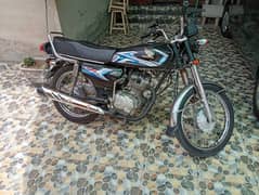 Honda 125 cc 2014 Model New lush condition 9/10 42 se 46 KM in 1 Liter