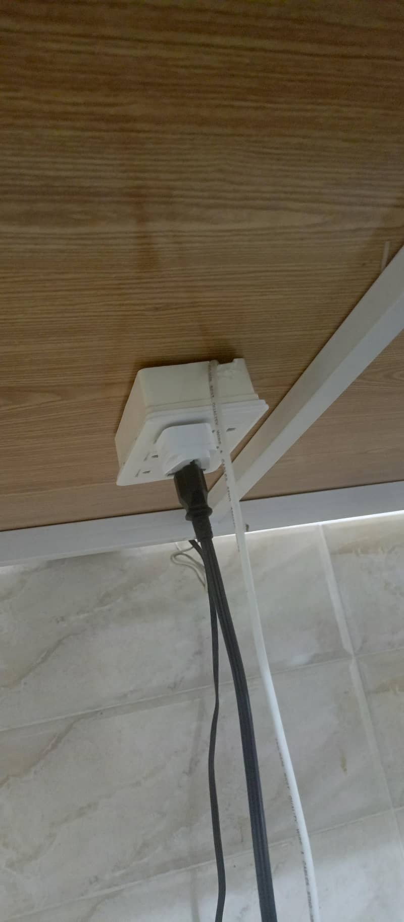 Office Table with Partition and Power Socket – Strong Metal Frame 4