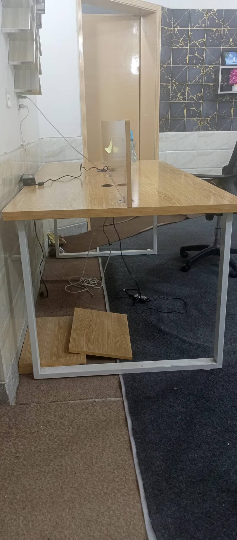 Office Table with Partition and Power Socket – Strong Metal Frame 7