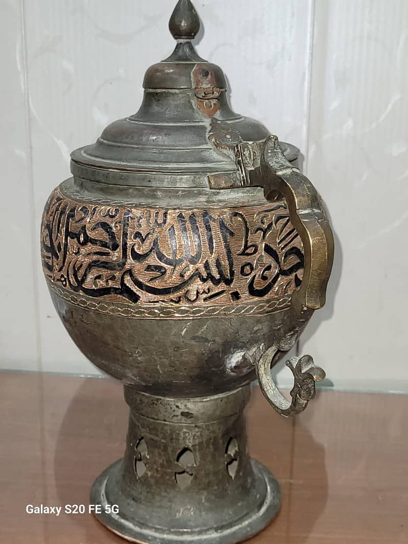 ANTIQUE WORLD  OFER A COLLECTION OF COPPER HANDICRFT HOME DECOR IMPORT 17