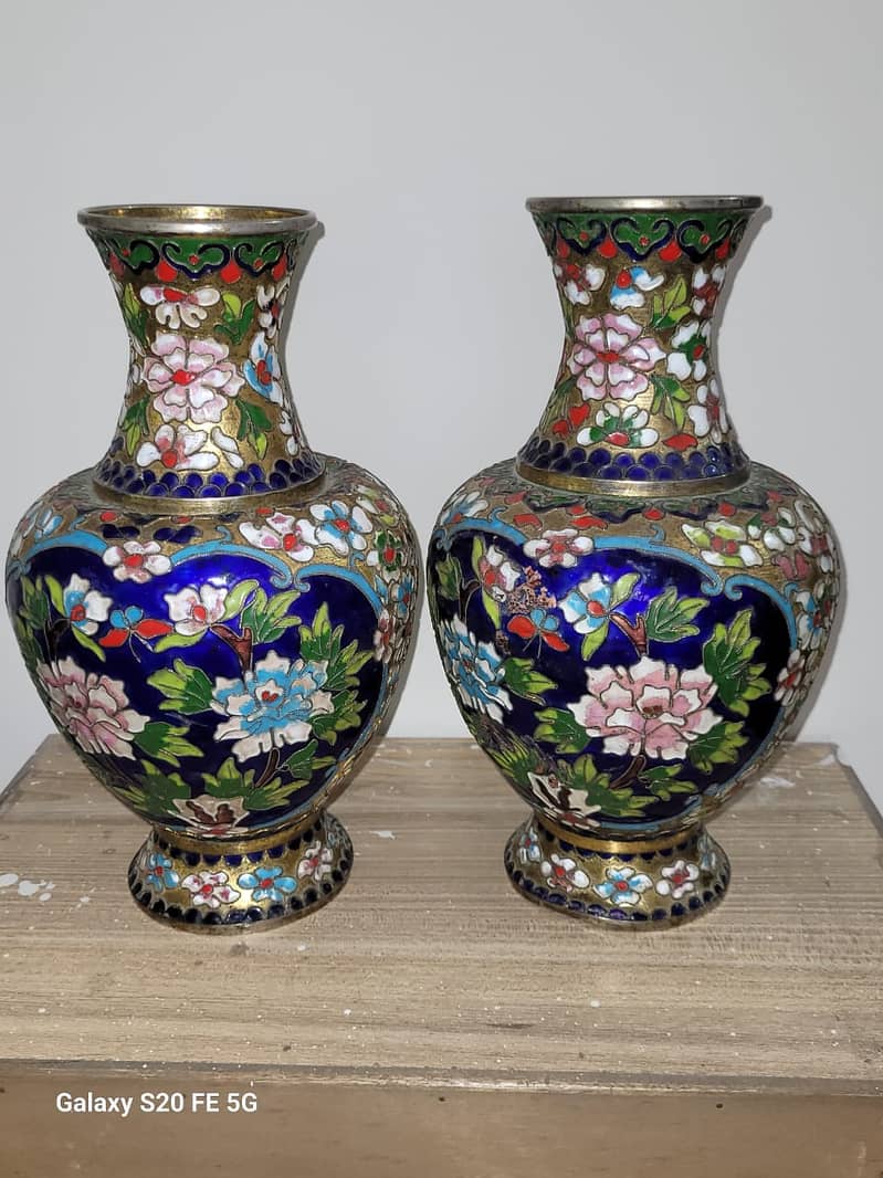 ANTIQUE WORLD  OFER A COLLECTION OF COPPER HANDICRFT HOME DECOR IMPORT 18