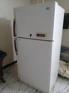 lg refrigerator model no LG GR-762DEQF