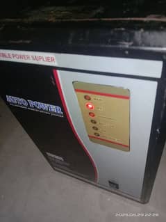 Auto Power UPS Inverter 750W