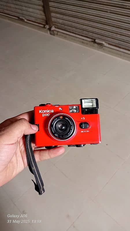 Konica Pop 135 point&Shoot Camera in Good condition 4