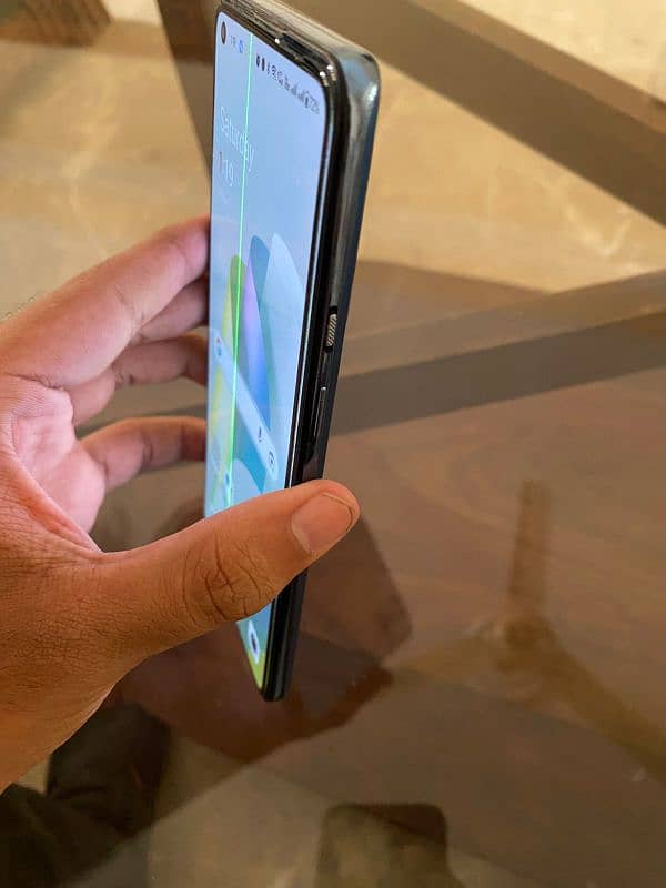 One Plus 9 12/256 dual sim PTA Approved green line issue on a screen 1