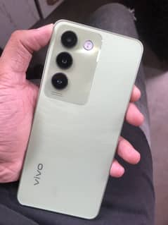 vivo y100 with box charger 10/9 condition