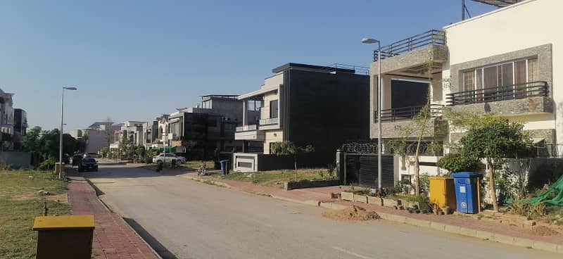 10 MARLA READY TO CONSTRUCT RESIDENTIAL PLOT FOR SALE IN BLOCK F-1 2