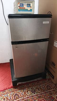 Mini refrigerator (Stabilizer and Stand Free)