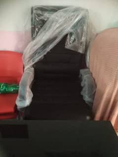 Office chair and Table for sale