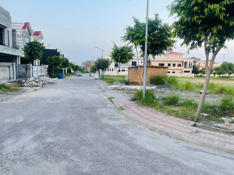1 Kanal Plot In B Block Prime Location 0