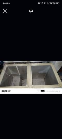 Waves double door freezer