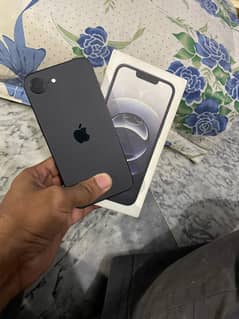 I Phone 16e Factory Unlock 128GB Box Open