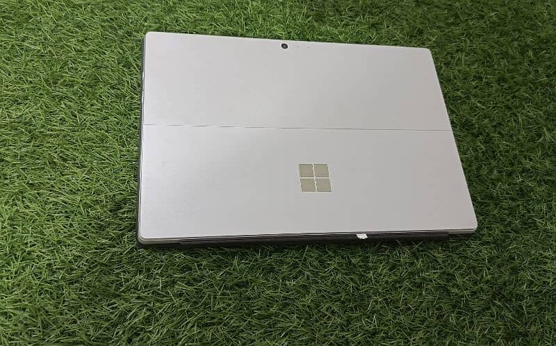 Microsoft surface Pro 4 Good Condition 2k Touch Display 8