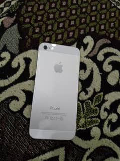 Iphone 5 for sale . . . . . . . 10 / 9 condition. . Non pta . . new phone