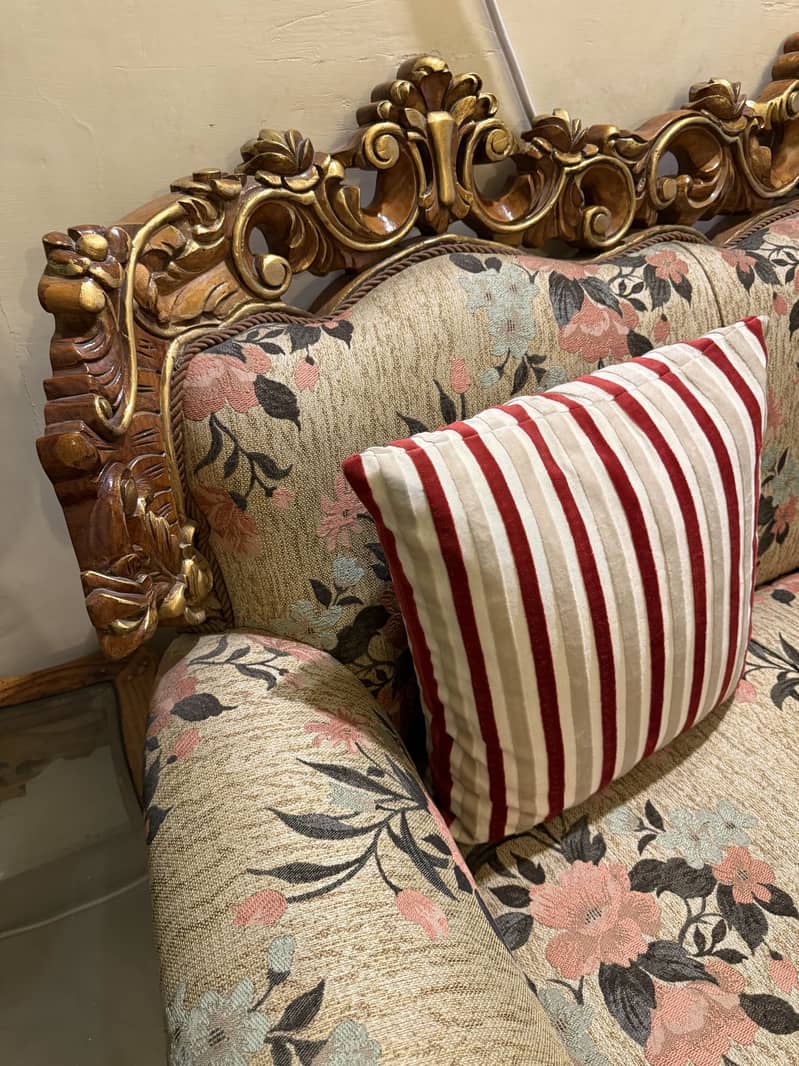 Sofa Set (3,1,1) with Tables (2,1,1) 1
