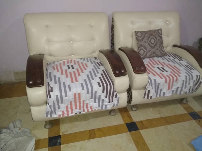 7 setar sofa set good condition .  03153248665 4