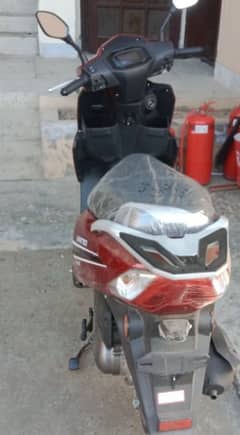 united 100 scooty 2025