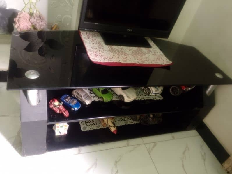 LCD table 2