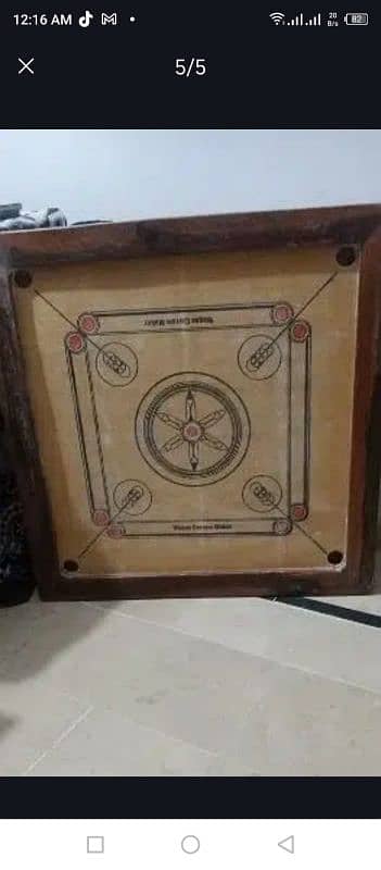 carrom board with gotian & stricker 2