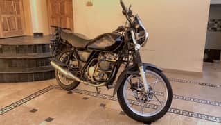 Suzuki GS 150 Black