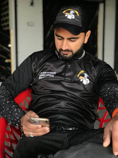 مجھے ریسٹورنٹ میں جاب چاہیے ۔ویٹر ،،منیجر،، ارڈر ٹیکر ،،کچن ہیلپر