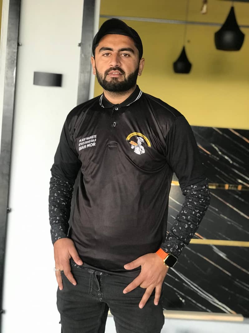 مجھے ریسٹورنٹ میں جاب چاہیے ۔ویٹر ،،منیجر،، ارڈر ٹیکر ،،کچن ہیلپر 2