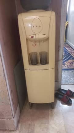 TCL water dispenser