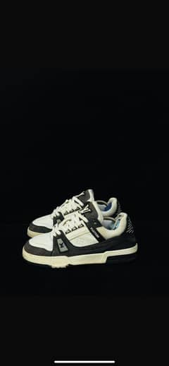 LV