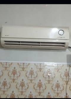 Gree Ac 1 ton (just by and used)