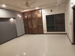 01 KANAL INDEPENDENT UPPER PORTION LOWER LOCKED TILE FLOOR FOR RENT IN JOHAR TOWN LAHORE