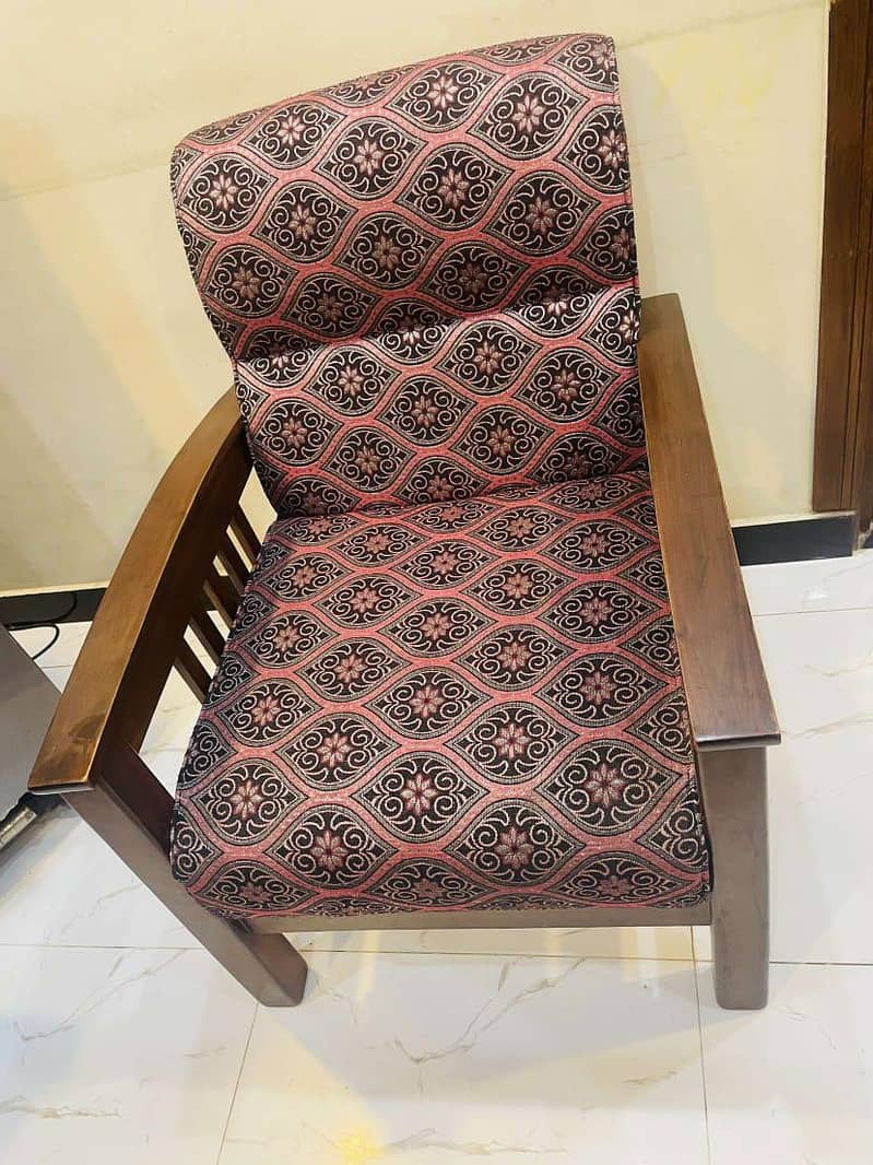 5seater sofa set with center table and side table 4