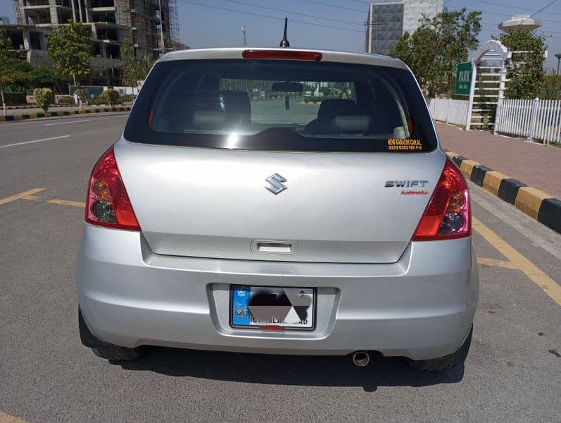 Suzuki Swift 2015 dlx Automatic with Navigation 3